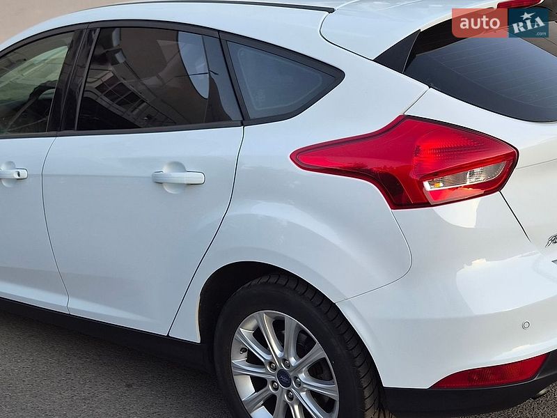 Хетчбек Ford Focus 2015 в Дніпрі