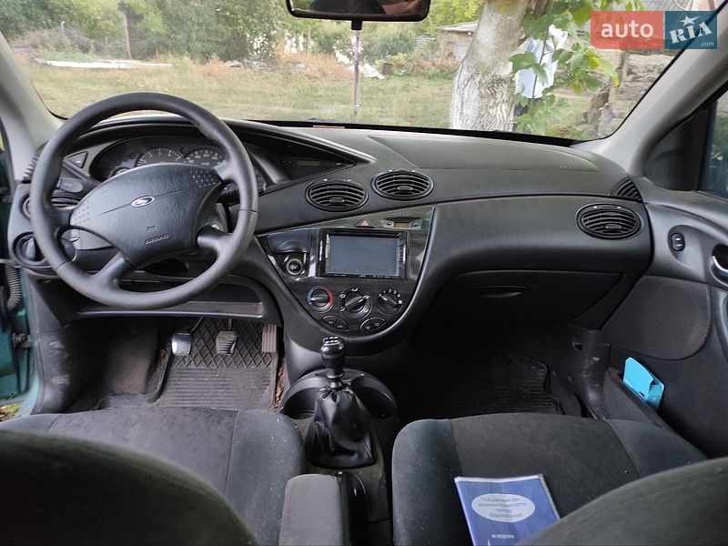 Седан Ford Focus 2000 в Казатине