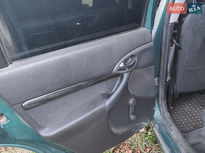 Седан Ford Focus 2000 в Казатине
