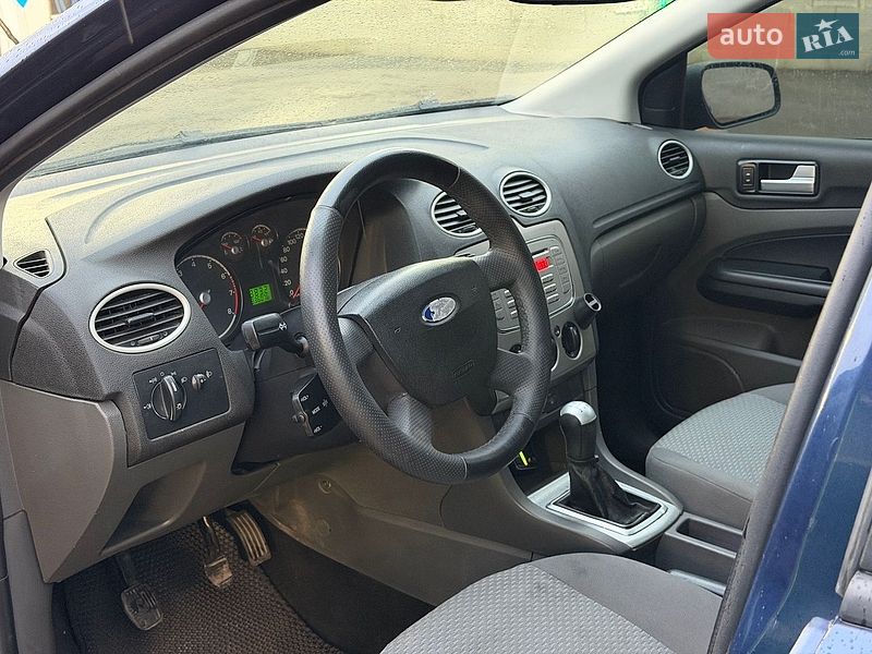 Хэтчбек Ford Focus 2005 в Ровно