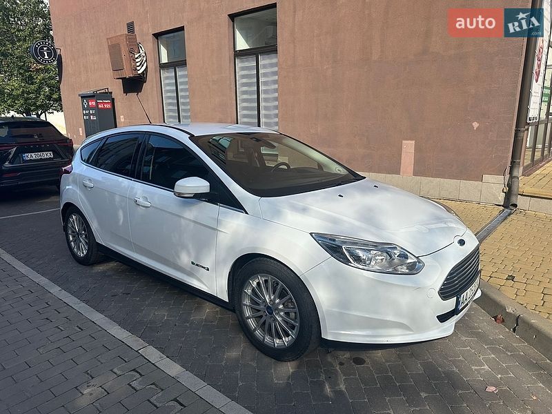 Хетчбек Ford Focus 2013 в Білогородці фото Хетчбек Ford Focus 2013 в Білогородці