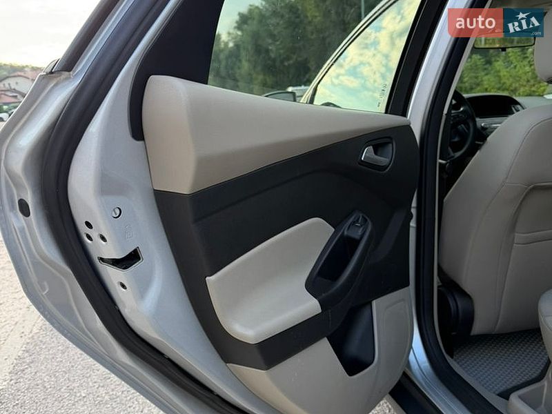 Седан Ford Focus 2015 в Днепре фото 13 Седан Ford Focus 2015 в Днепре