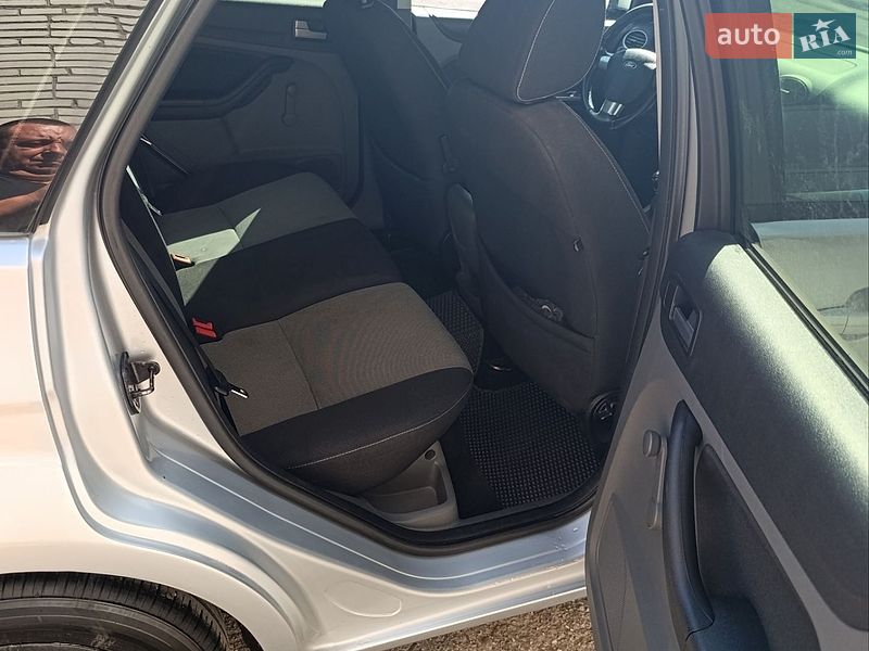 Хэтчбек Ford Focus 2010 в Львове фото 12 Хэтчбек Ford Focus 2010 в Львове