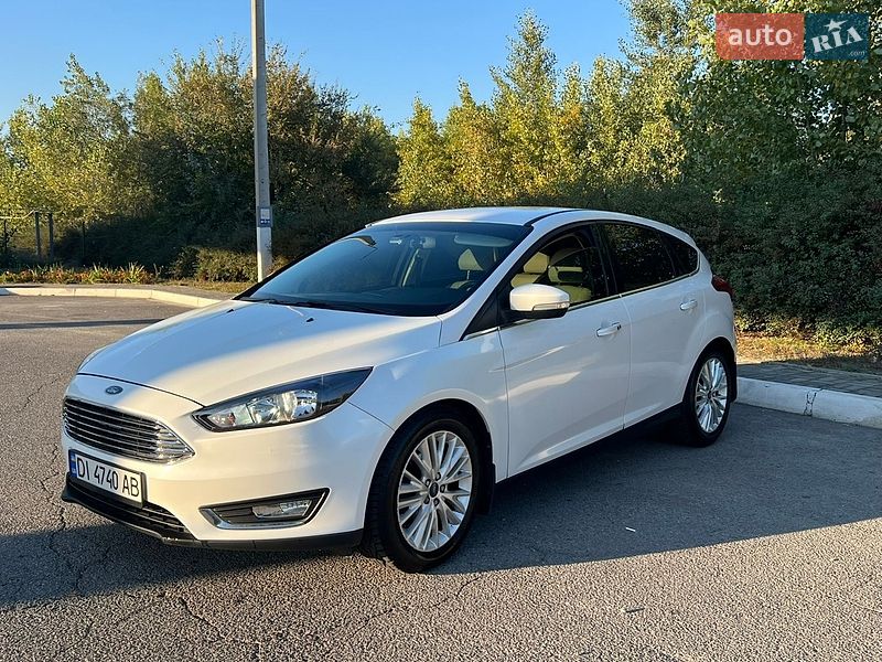 Хэтчбек Ford Focus 2015 в Днепре Хэтчбек Ford Focus 2015 в Днепре