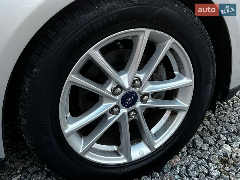 Хэтчбек Ford Focus 2015 в Дергачах