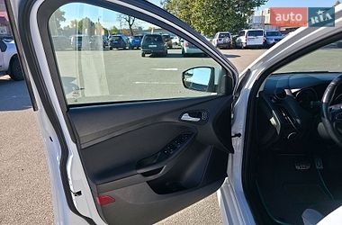 Хэтчбек Ford Focus 2015 в Киеве