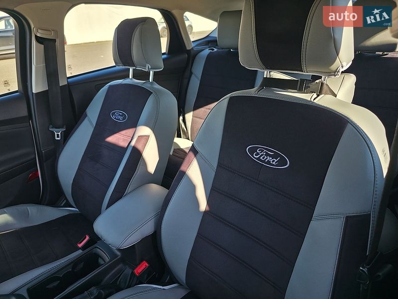 Хэтчбек Ford Focus 2015 в Киеве