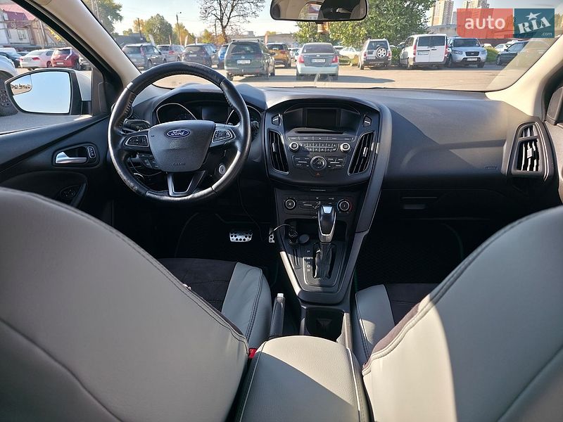 Хэтчбек Ford Focus 2015 в Киеве