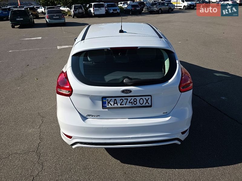 Хэтчбек Ford Focus 2015 в Киеве