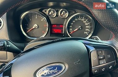 Хэтчбек Ford Focus 2008 в Ромнах