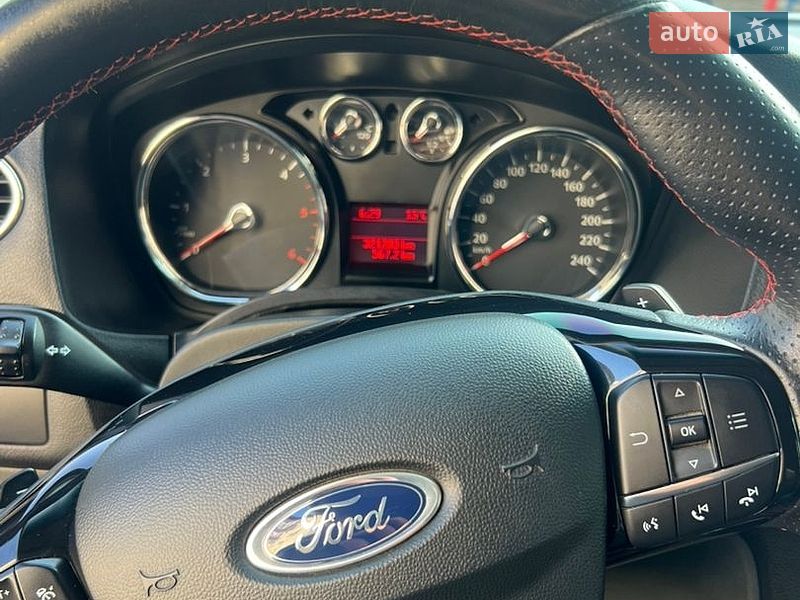 Хэтчбек Ford Focus 2008 в Ромнах