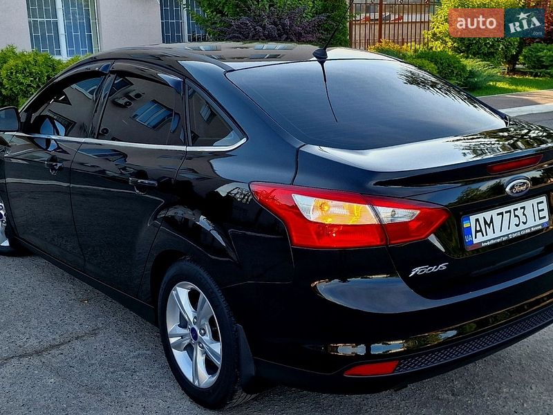 Седан Ford Focus 2013 в Песочине