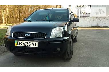 Хэтчбек Ford Fusion 2005 в Березному