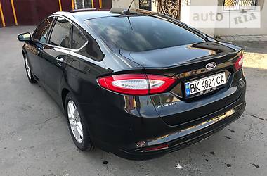 Седан Ford Fusion 2012 в Дубно