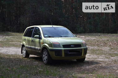 Хэтчбек Ford Fusion 2006 в Новопскове