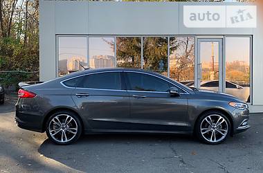 Седан Ford Fusion 2017 в 