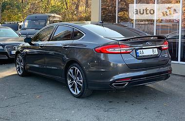 Седан Ford Fusion 2017 в 