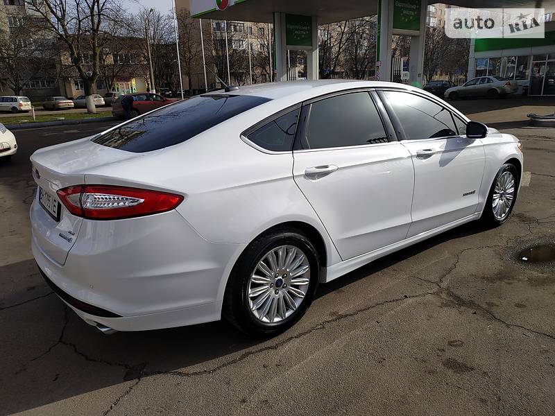 Седан Ford Fusion 2015 в Одесі