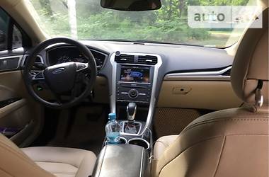 Седан Ford Fusion 2013 в 