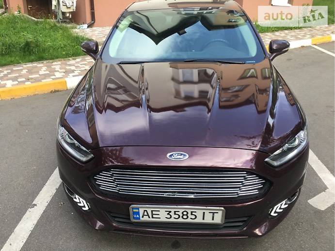 Седан Ford Fusion 2013 в 