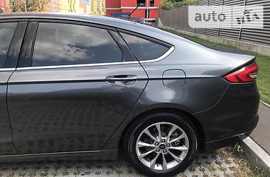 Седан Ford Fusion 2017 в 
