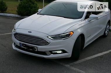 Седан Ford Fusion 2016 в Стрию