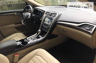 Седан Ford Fusion 2015 в 