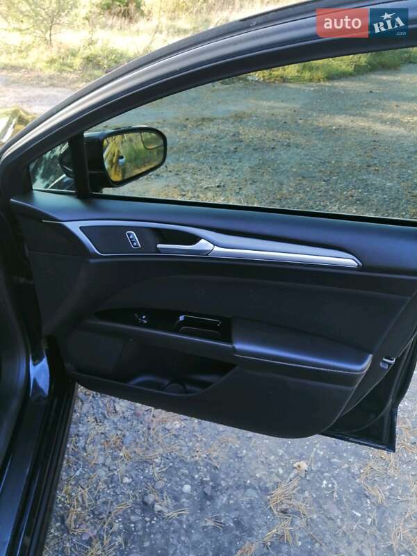 Седан Ford Fusion 2014 в Яворове