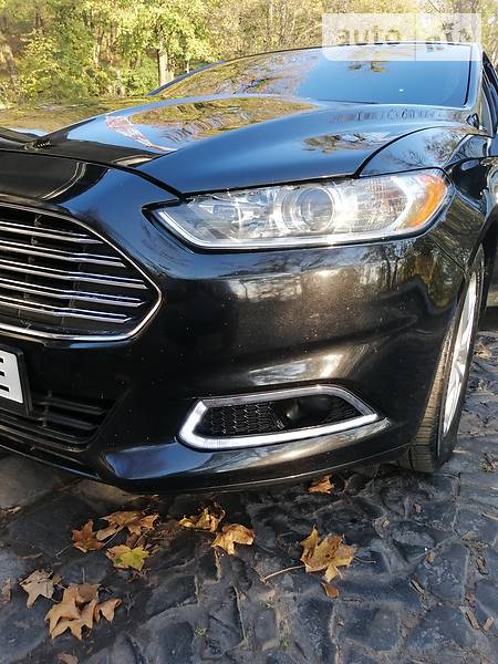 Седан Ford Fusion 2014 в Львові