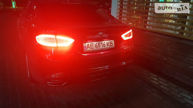 Седан Ford Fusion 2015 в Ужгороде