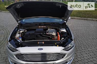 Седан Ford Fusion 2018 в 