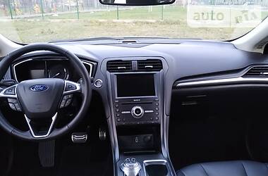 Седан Ford Fusion 2018 в 