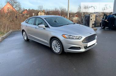 Седан Ford Fusion 2015 в 