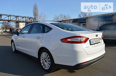 Седан Ford Fusion 2015 в Киеве