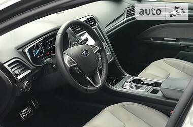 Седан Ford Fusion 2016 в 