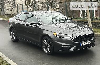 Седан Ford Fusion 2016 в 