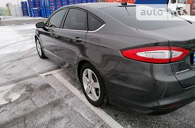 Седан Ford Fusion 2015 в 