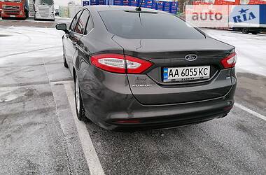 Седан Ford Fusion 2015 в 