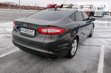 Седан Ford Fusion 2015 в 