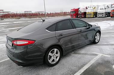 Седан Ford Fusion 2015 в 
