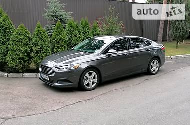 Седан Ford Fusion 2015 в 