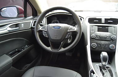 Седан Ford Fusion 2013 в 