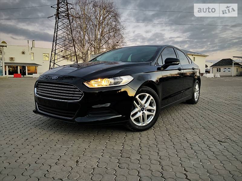 Седан Ford Fusion 2015 в Чернівцях