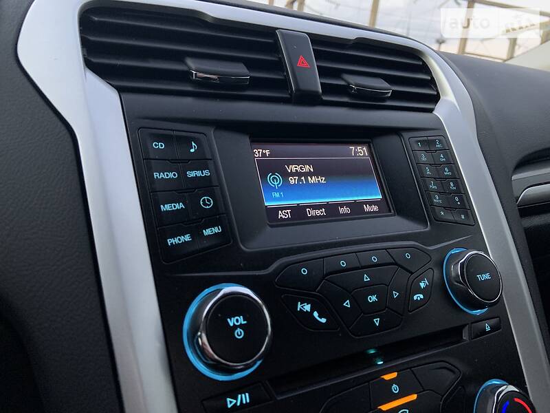 Седан Ford Fusion 2015 в Чернівцях