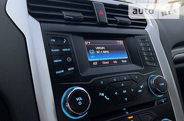 Седан Ford Fusion 2015 в 