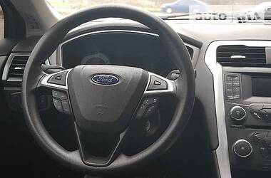 Седан Ford Fusion 2016 в Ужгороді