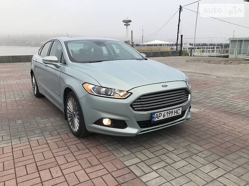 Седан Ford Fusion 2014 в 
