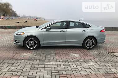 Седан Ford Fusion 2014 в 