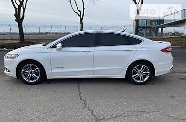 Седан Ford Fusion 2015 в Одесі