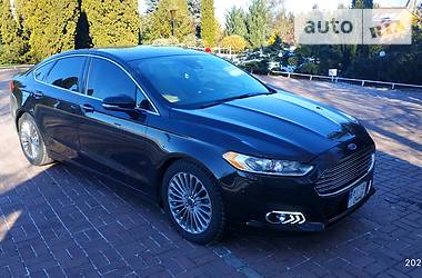 Седан Ford Fusion 2015 в 